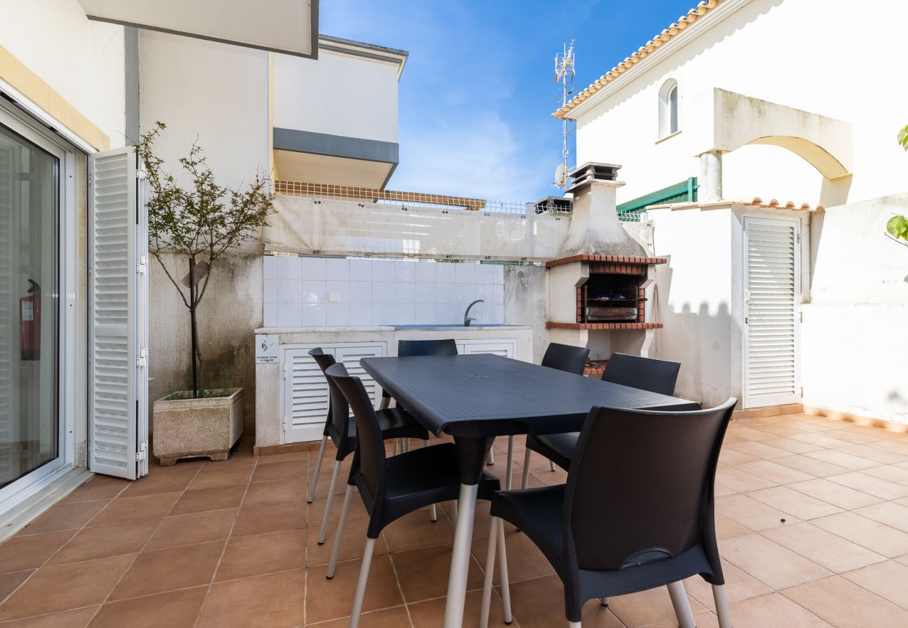 Casa em Manta Rota - Moradia com estacionamento no centro da vila by AlgarveManta (10V3)
