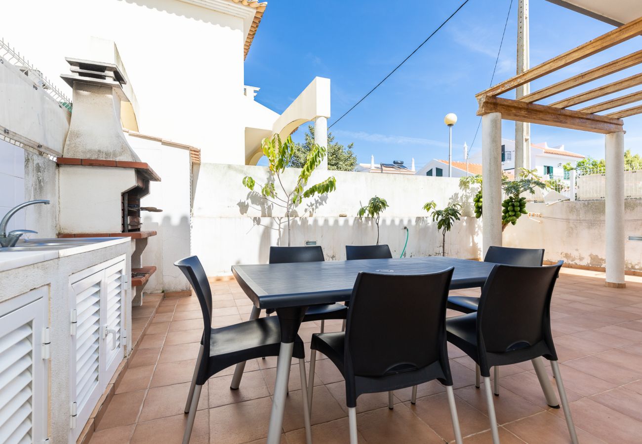 Casa em Manta Rota - Moradia com estacionamento no centro da vila by AlgarveManta (10V3)