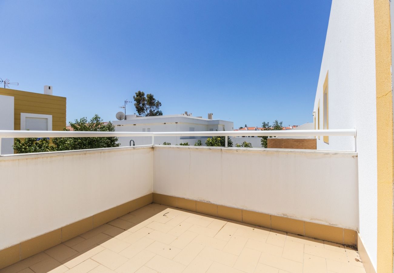 Casa em Manta Rota - Moradia V3 piscina privada a 200m da praia e Wi-Fi by AlgarveManta (20V3)