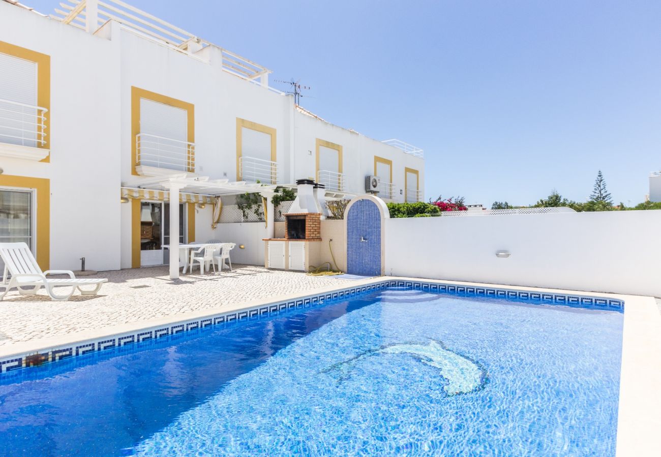 Casa em Manta Rota - Moradia V3 piscina privada a 200m da praia e Wi-Fi by AlgarveManta (20V3)