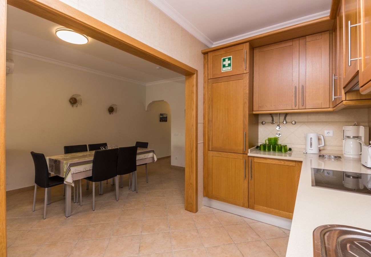 Casa em Manta Rota - Moradia V3 com piscina Comum e WIFI by AlgarveManta (22V3)