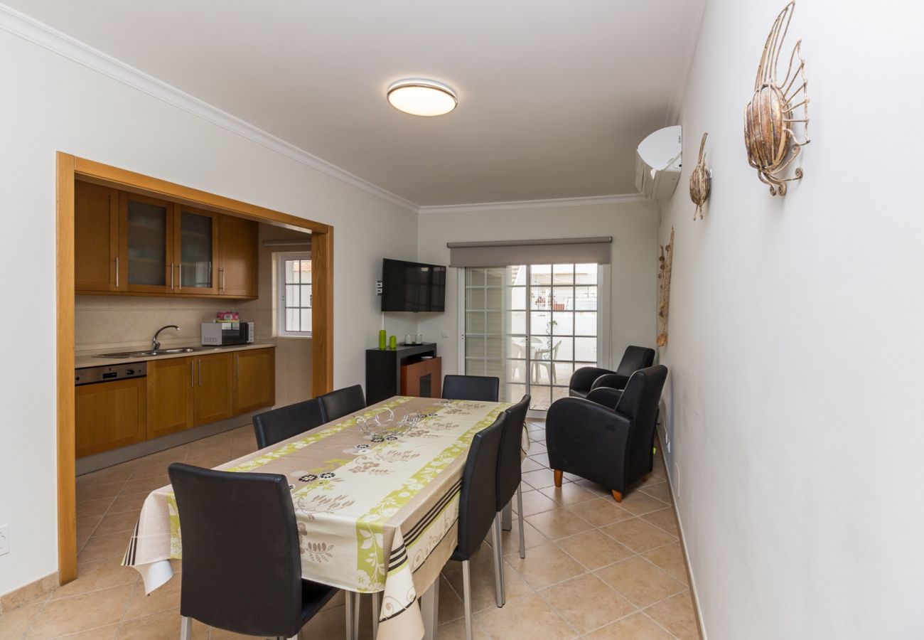 Casa em Manta Rota - Moradia V3 com piscina Comum e WIFI by AlgarveManta (22V3)