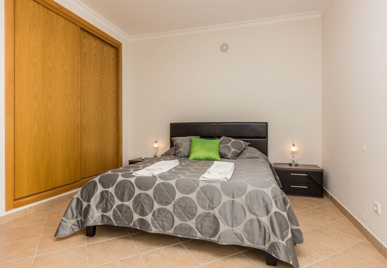 Casa em Manta Rota - Moradia V3 com piscina Comum e WIFI by AlgarveManta (22V3)