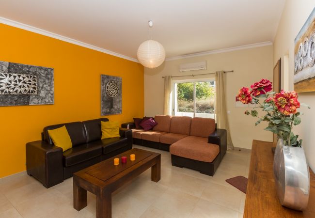 Casa geminada em Manta Rota - Moradia V3 com piscina privada e Wi-Fi by AlgarveManta (25V3) Casa geminada em Manta Rota - Moradia V3 com piscina privada e Wi-Fi by AlgarveManta (25V3)