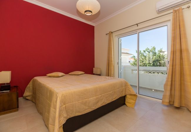 Casa geminada em Manta Rota - Moradia V3 com piscina privada e Wi-Fi by AlgarveManta (25V3) Casa geminada em Manta Rota - Moradia V3 com piscina privada e Wi-Fi by AlgarveManta (25V3)