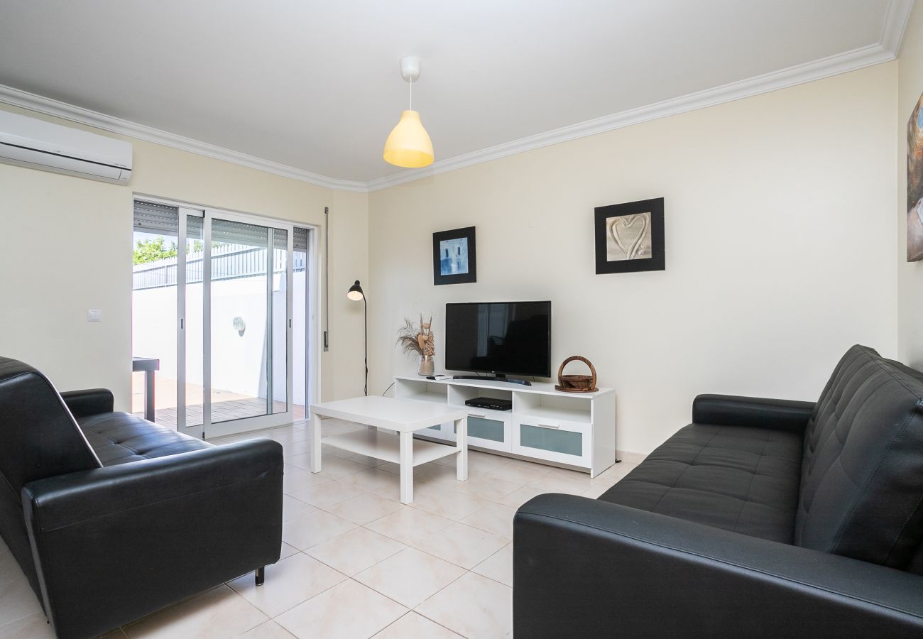 Casa geminada em Manta Rota - Moradia de 3 quartos com piscina privada by AlgarveManta (27V3)