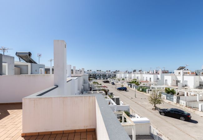 Casa geminada em Manta Rota - Moradia com 3 quartos a 100m da praia com Pátio by AlgarveManta (41V3) Casa geminada em Manta Rota - Moradia com 3 quartos a 100m da praia com Pátio by AlgarveManta (41V3)
