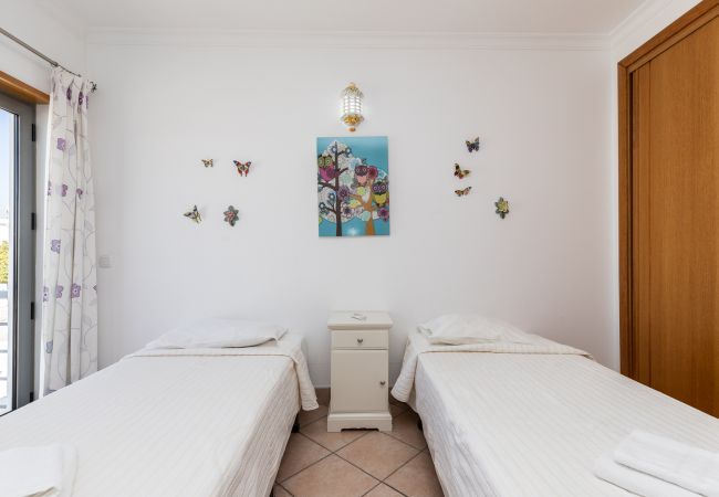 Casa geminada em Manta Rota - Moradia com 3 quartos a 100m da praia com Pátio by AlgarveManta (41V3) Casa geminada em Manta Rota - Moradia com 3 quartos a 100m da praia com Pátio by AlgarveManta (41V3)