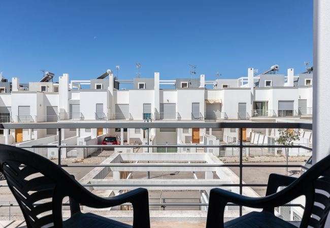 Casa geminada em Manta Rota - Moradia com 3 quartos a 100m da praia com Pátio by AlgarveManta (41V3) Casa geminada em Manta Rota - Moradia com 3 quartos a 100m da praia com Pátio by AlgarveManta (41V3)