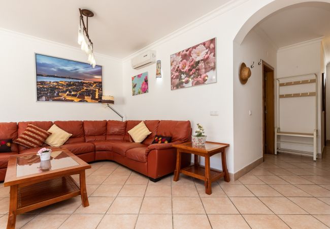 Casa geminada em Manta Rota - Moradia com 3 quartos a 100m da praia com Pátio by AlgarveManta (41V3) Casa geminada em Manta Rota - Moradia com 3 quartos a 100m da praia com Pátio by AlgarveManta (41V3)