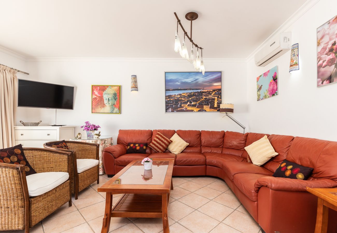 Casa geminada em Manta Rota - Moradia com 3 quartos a 100m da praia com Pátio by AlgarveManta (41V3)