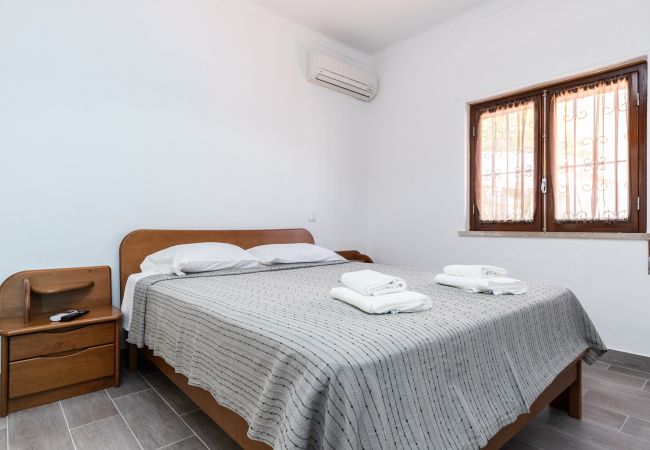 Casa em Manta Rota - Moradia com estacionamento para 2 carros a 400m da praia e Wi-Fi by AlgarveManta (48V3) Casa em Manta Rota - Moradia com estacionamento para 2 carros a 400m da praia e Wi-Fi by AlgarveManta (48V3)
