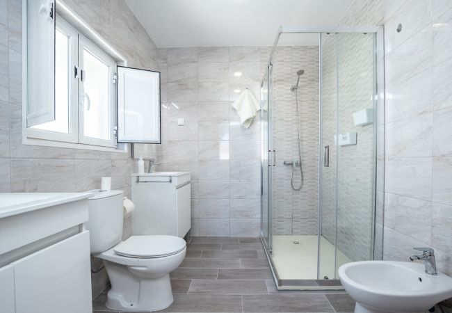 Casa em Manta Rota - Moradia com estacionamento para 2 carros a 400m da praia e Wi-Fi by AlgarveManta (48V3) Casa em Manta Rota - Moradia com estacionamento para 2 carros a 400m da praia e Wi-Fi by AlgarveManta (48V3)