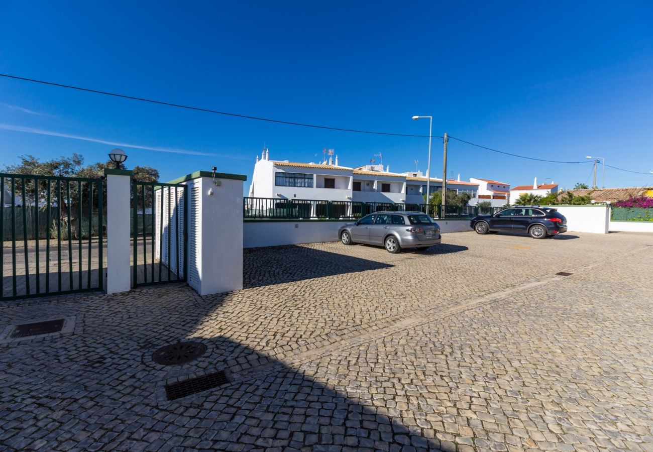 Condomínio em Manta Rota - Moradia em condomínio com piscina a 650m da praia by AlgarveManta (51V3)