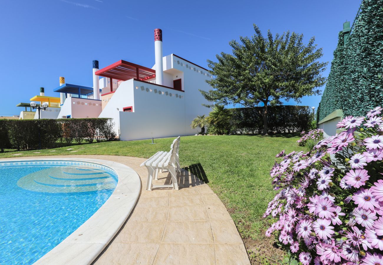 Condomínio em Manta Rota - Moradia em condomínio com piscina a 650m da praia by AlgarveManta (51V3)