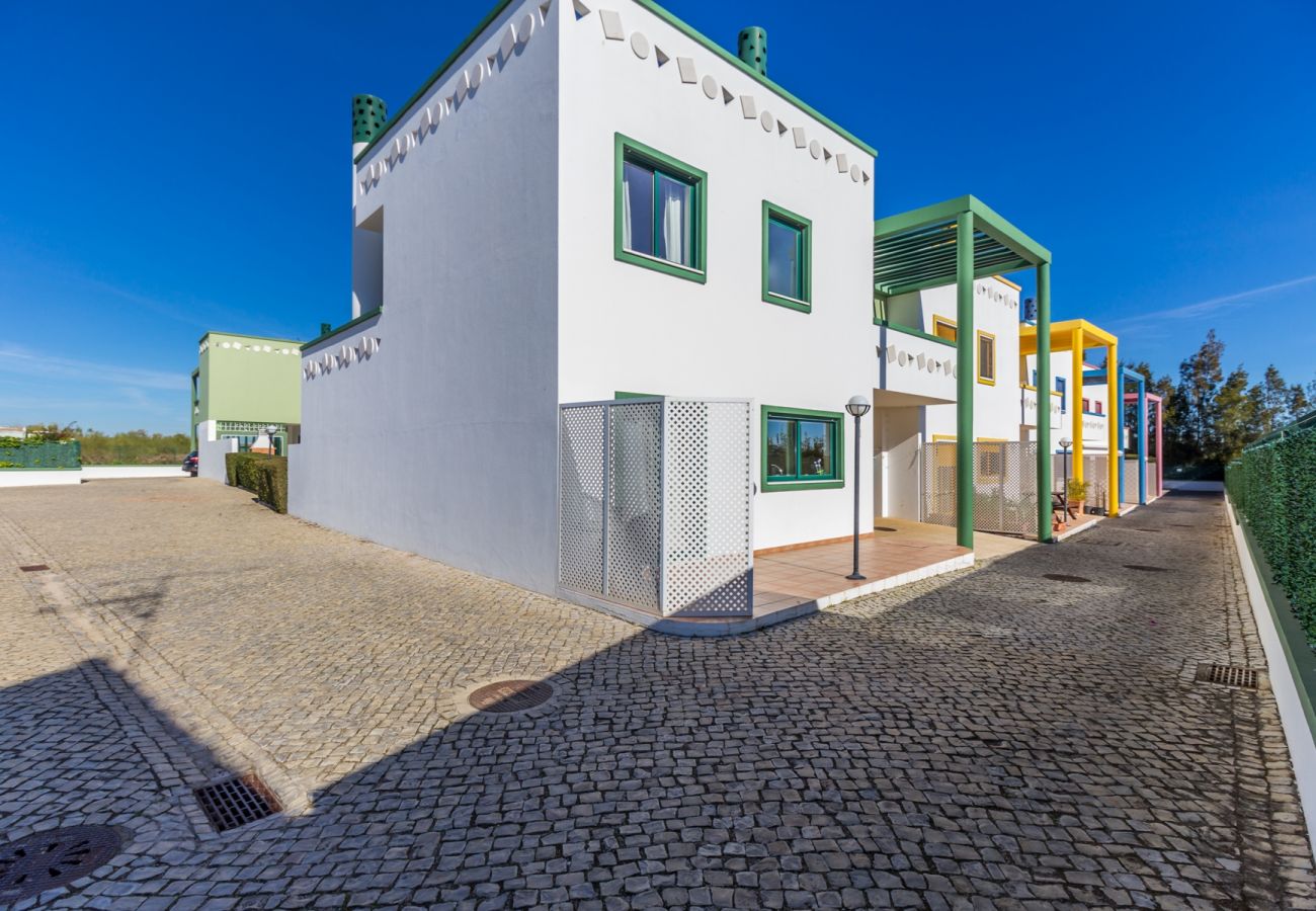 Condomínio em Manta Rota - Moradia em condominio com piscina a 650m da praia by AlgarveManta (52V3)