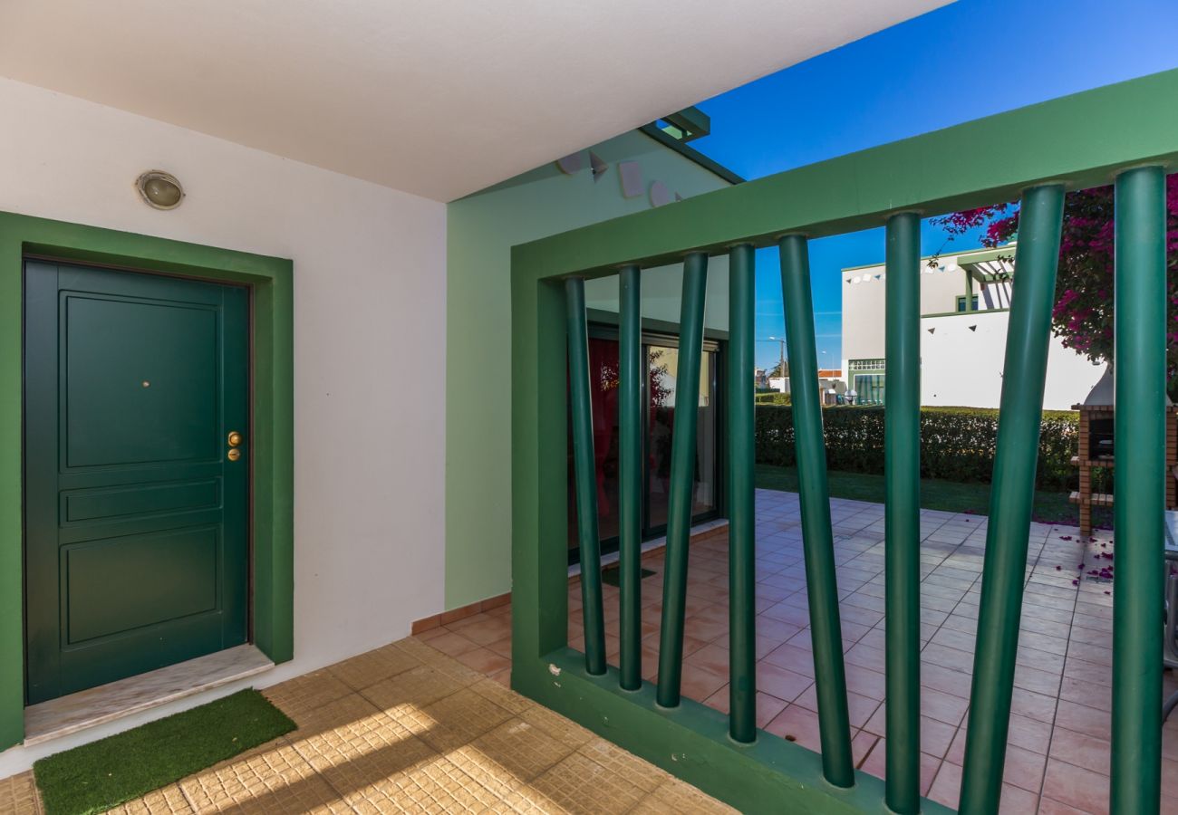 Condomínio em Manta Rota - Moradia em condominio com piscina a 650m da praia by AlgarveManta (52V3)