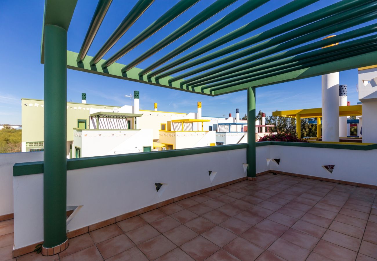 Condomínio em Manta Rota - Moradia em condominio com piscina a 650m da praia by AlgarveManta (52V3)
