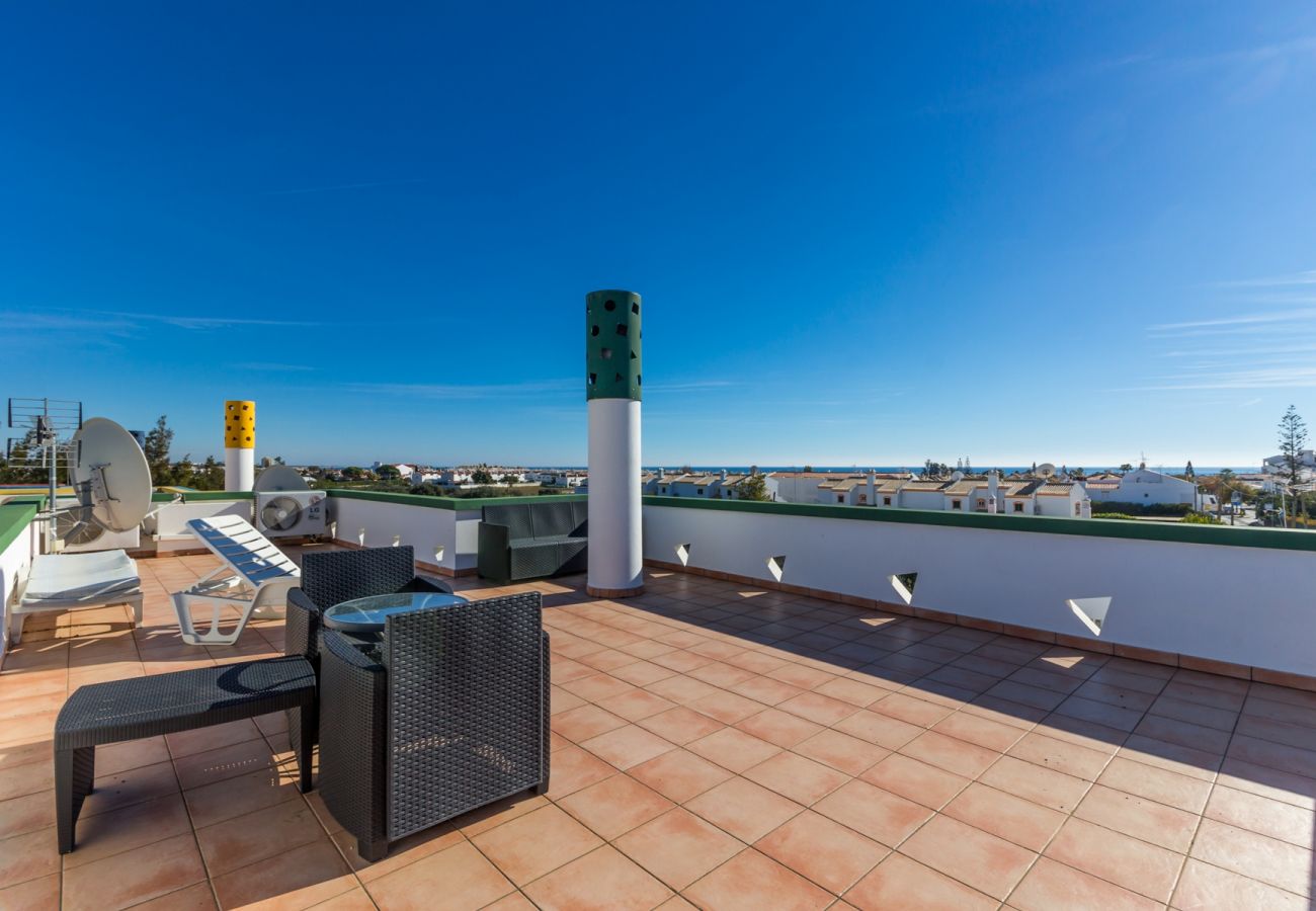 Condomínio em Manta Rota - Moradia em condominio com piscina a 650m da praia by AlgarveManta (52V3)