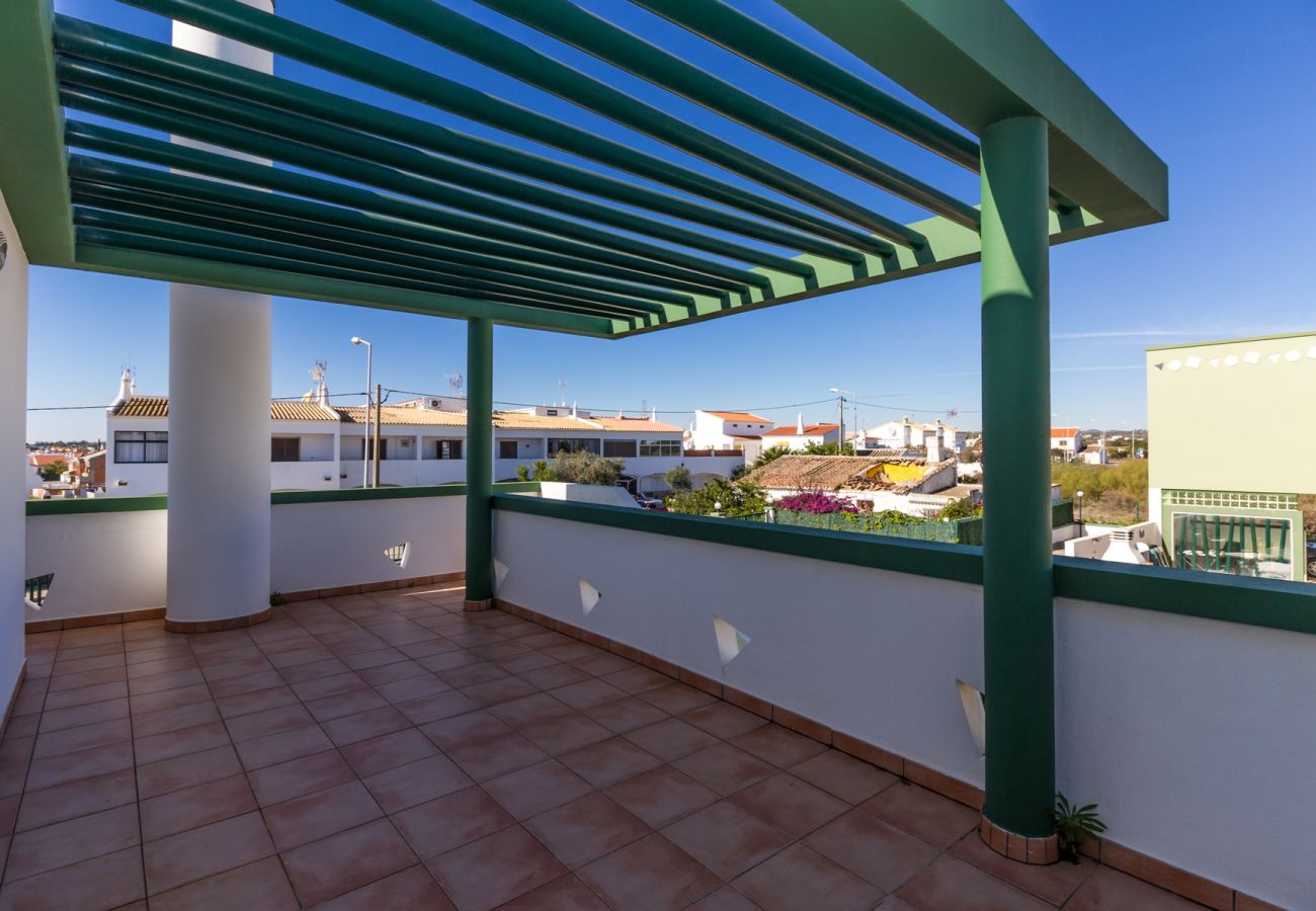 Condomínio em Manta Rota - Moradia em condominio com piscina a 650m da praia by AlgarveManta (52V3)