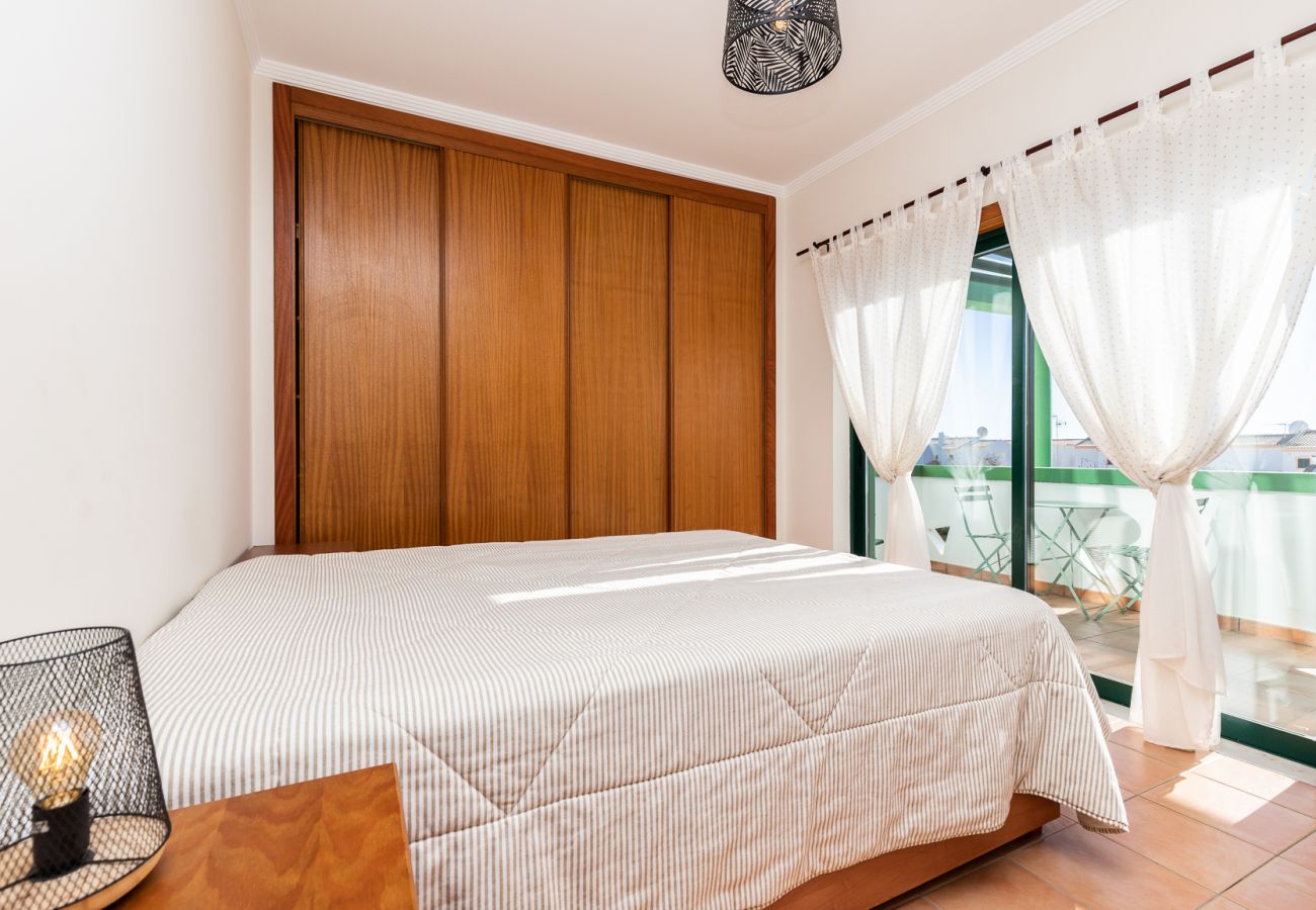 Condomínio em Manta Rota - Moradia em condominio com piscina a 650m da praia by AlgarveManta (52V3)