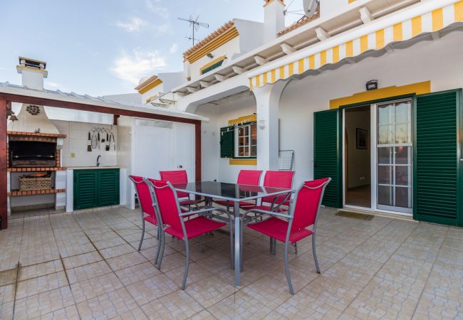Casa em Manta Rota - Moradia V3 com Pátio e WIFI by AlgarveManta (55V3) Casa em Manta Rota - Moradia V3 com Pátio e WIFI by AlgarveManta (55V3)
