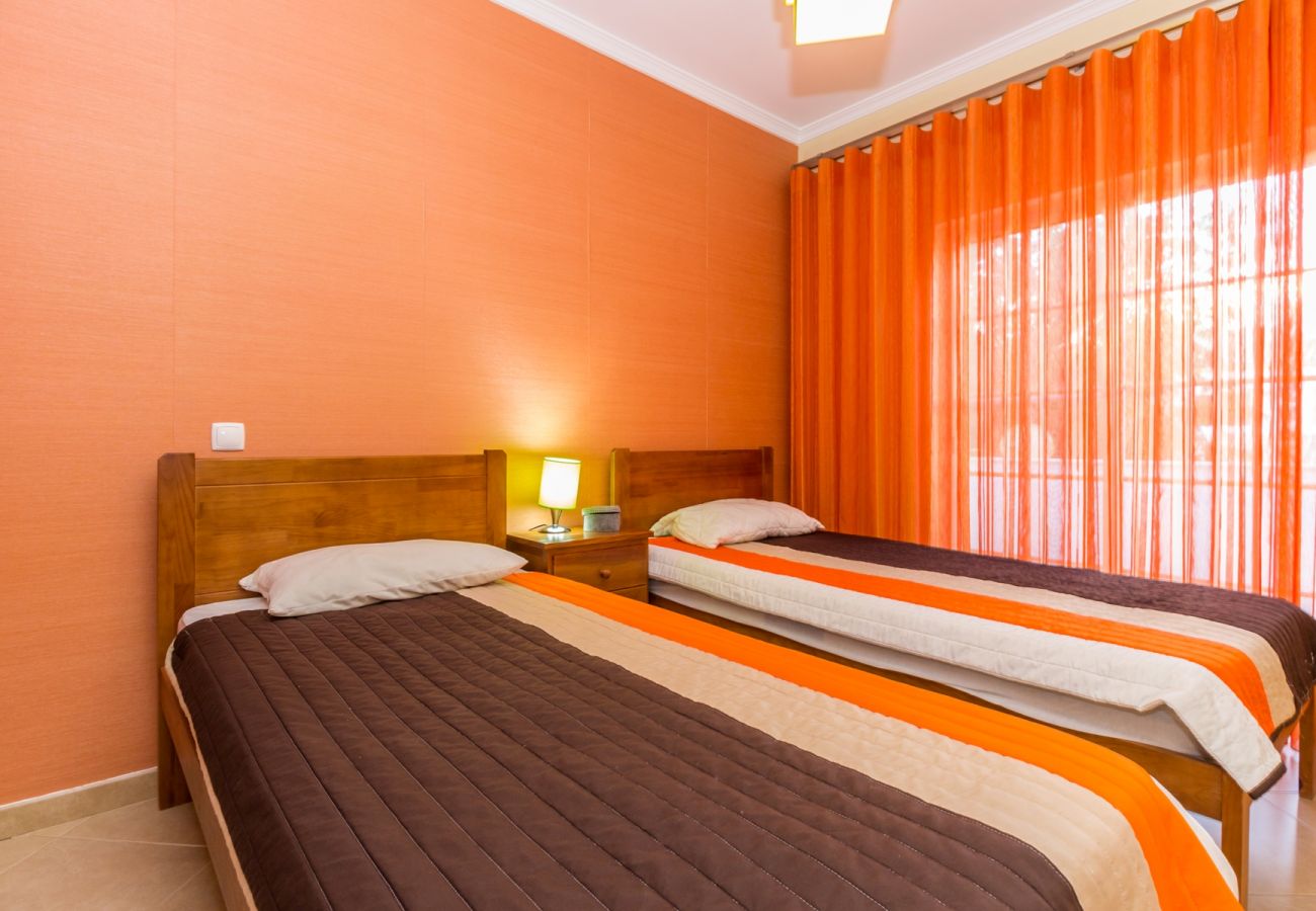 Casa em Manta Rota - Moradia V3 com Pátio e WIFI by AlgarveManta (55V3)