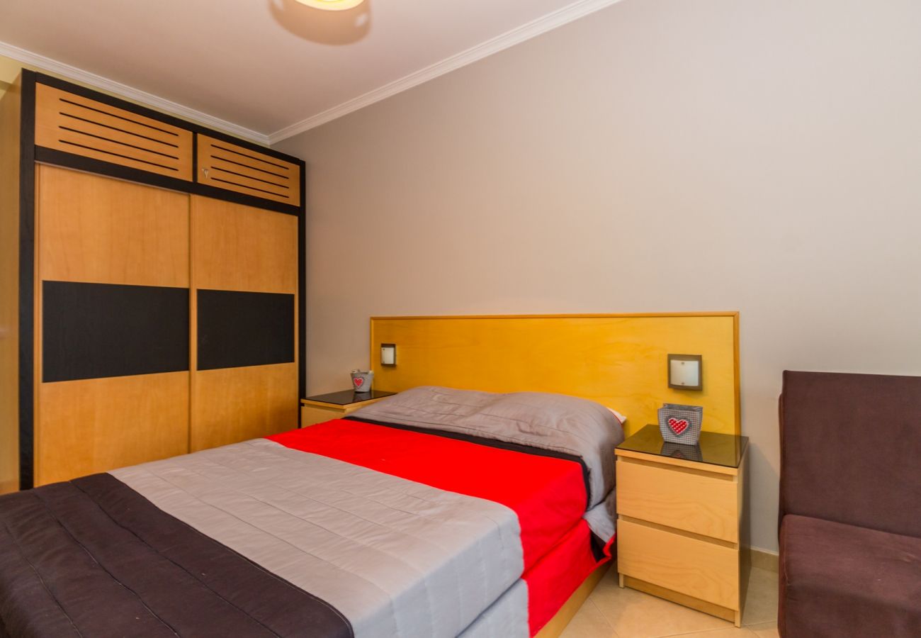 Casa em Manta Rota - Moradia V3 com Pátio e WIFI by AlgarveManta (55V3)