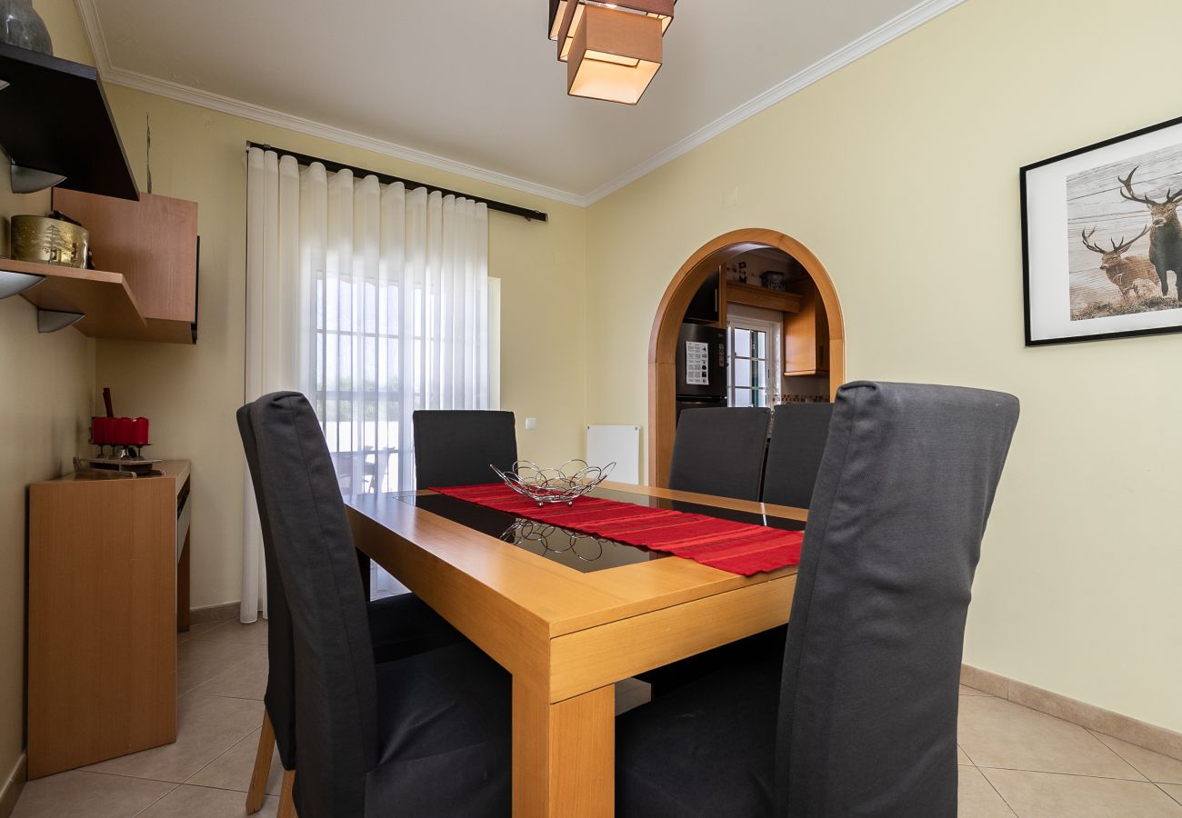 Casa em Manta Rota - Moradia V3 com Pátio e WIFI by AlgarveManta (55V3)