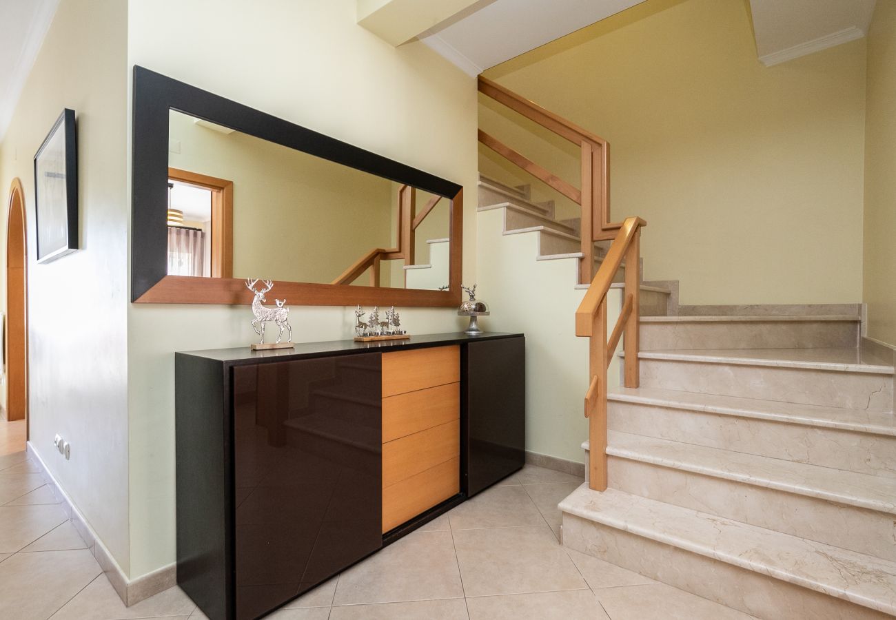 Casa em Manta Rota - Moradia V3 com Pátio e WIFI by AlgarveManta (55V3)