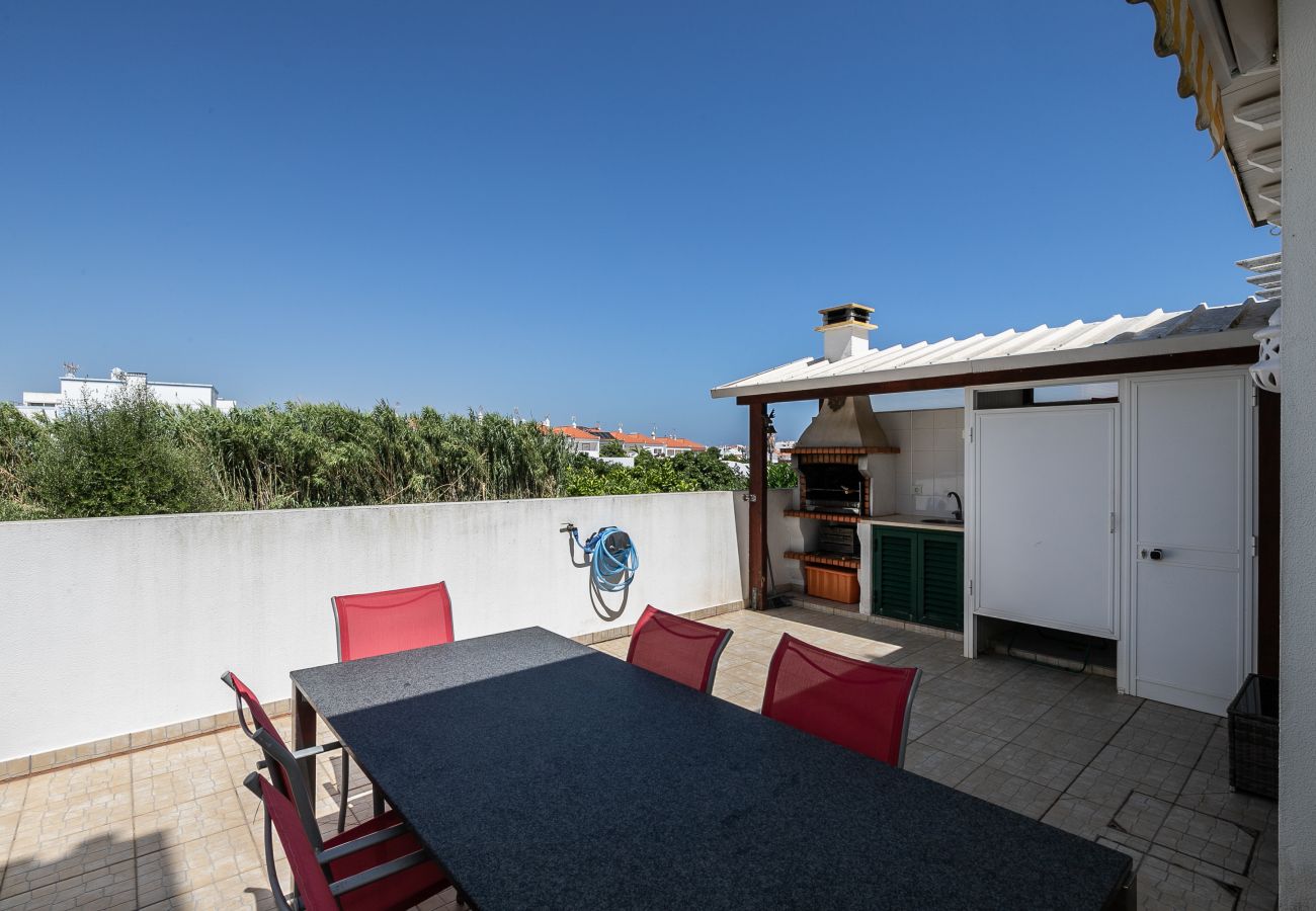 Casa em Manta Rota - Moradia V3 com Pátio e WIFI by AlgarveManta (55V3)