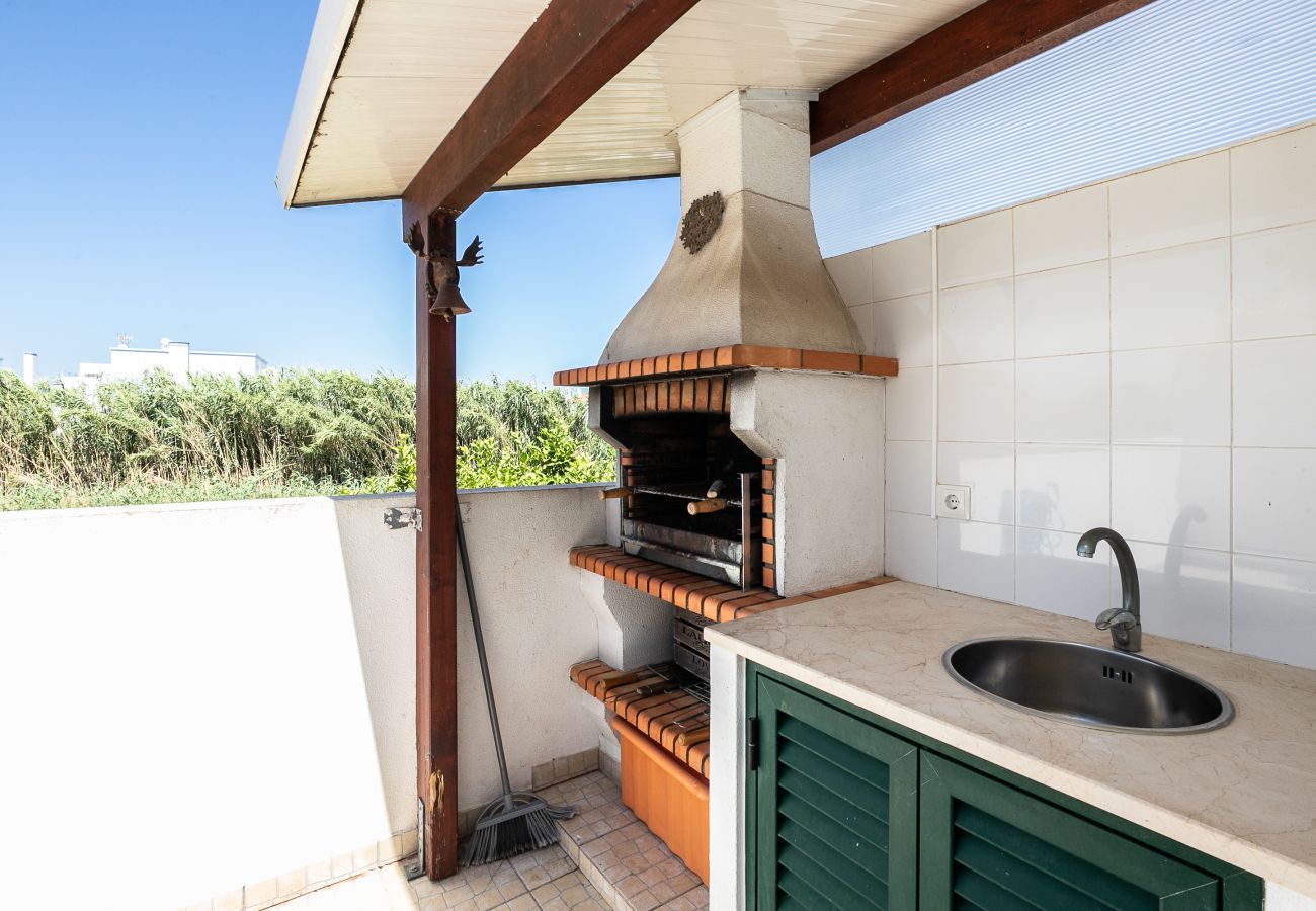Casa em Manta Rota - Moradia V3 com Pátio e WIFI by AlgarveManta (55V3)