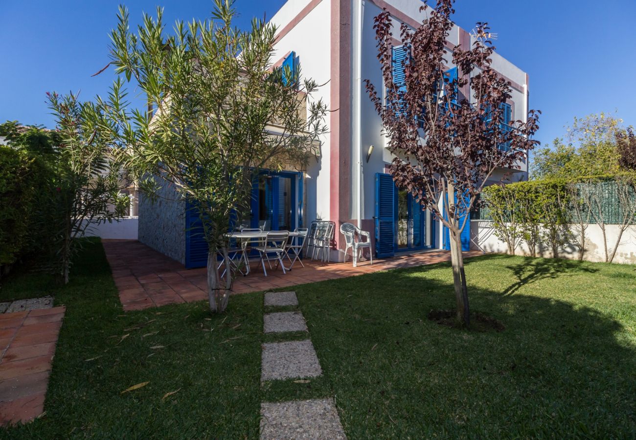 Casa em Manta Rota - Moradia V3 com jardim e Wi-Fi by ALGARVEMANTA (56V3)