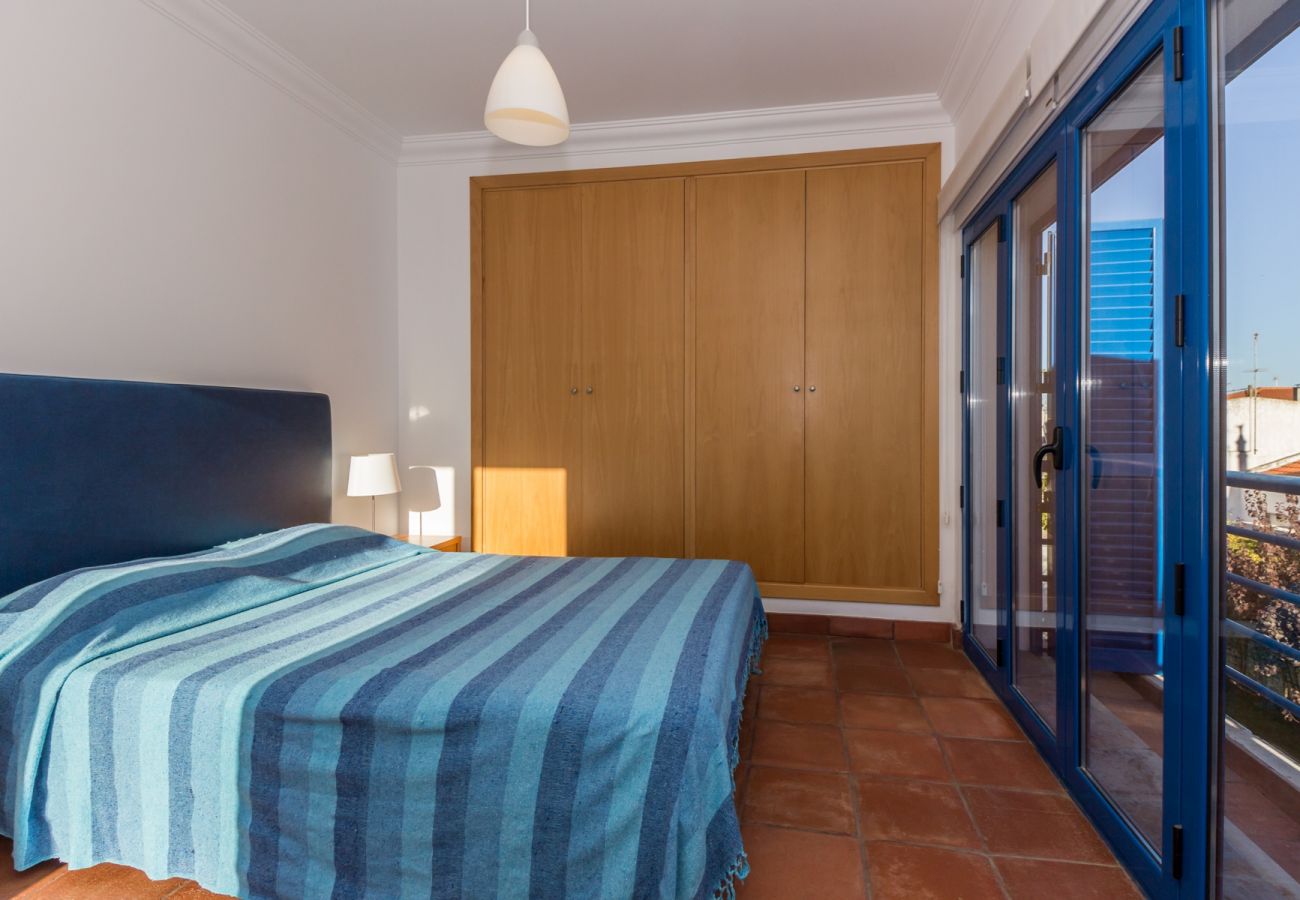 Casa em Manta Rota - Moradia V3 com jardim e Wi-Fi by ALGARVEMANTA (56V3)