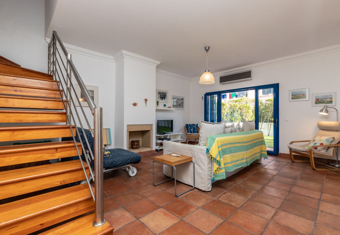 Casa em Manta Rota - Moradia V3 com jardim e Wi-Fi by ALGARVEMANTA (56V3)