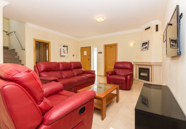 Casa em Manta Rota - Moradia com 4 quartos e piscina com WIFI a 300m da praia by AlgarveManta (5V4) Casa em Manta Rota - Moradia com 4 quartos e piscina com WIFI a 300m da praia by AlgarveManta (5V4)