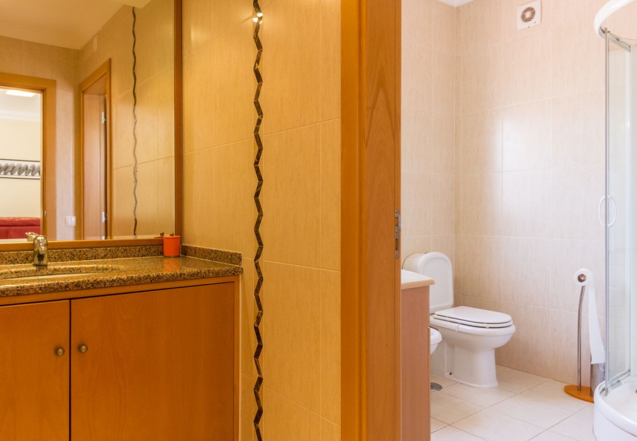 Casa em Manta Rota - Moradia com 4 quartos e piscina com WIFI a 300m da praia by AlgarveManta (5V4)