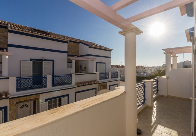 Condomínio em Manta Rota - Moradia de 4 quartos em condomínio com piscina by AlgarveManta (4V4) Condomínio em Manta Rota - Moradia de 4 quartos em condomínio com piscina by AlgarveManta (4V4)