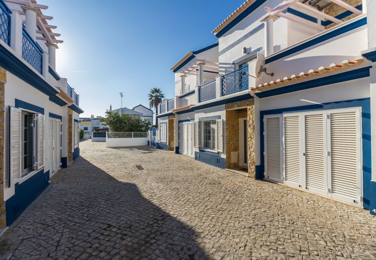 Condomínio em Manta Rota - Moradia de 4 quartos em condomínio com piscina by AlgarveManta (4V4)
