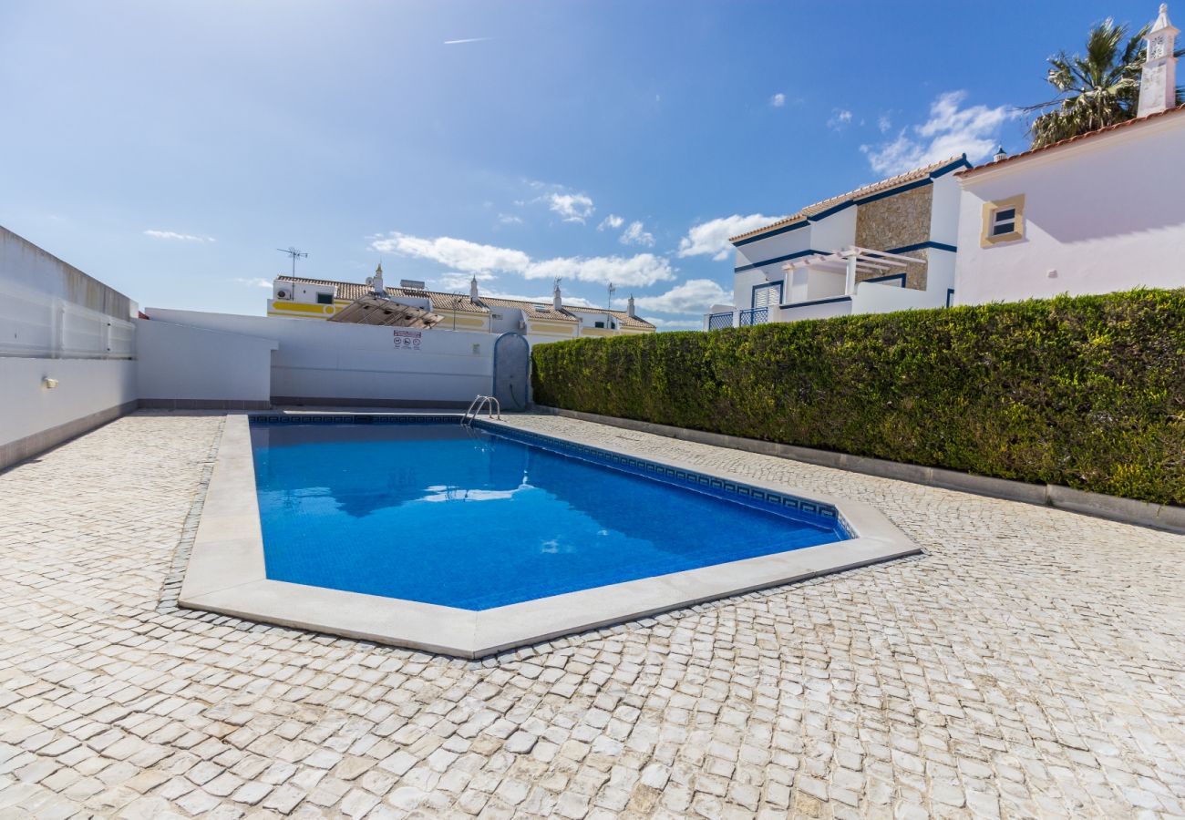 Condomínio em Manta Rota - Moradia de 4 quartos em condomínio com piscina by AlgarveManta (4V4)