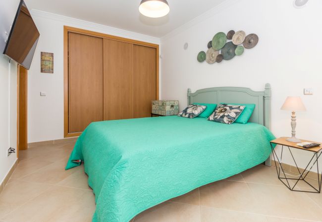 Condomínio em Manta Rota - 14V4