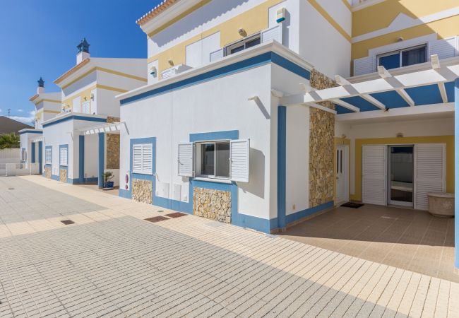 Condomínio em Manta Rota - 14V4