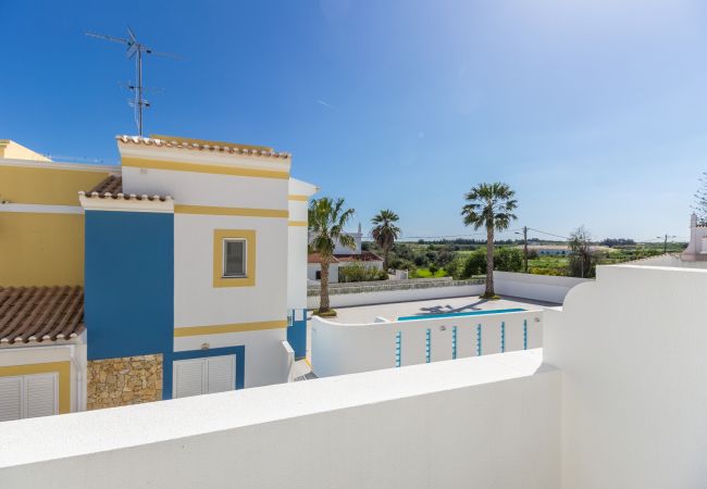 Condomínio em Manta Rota - 14V4