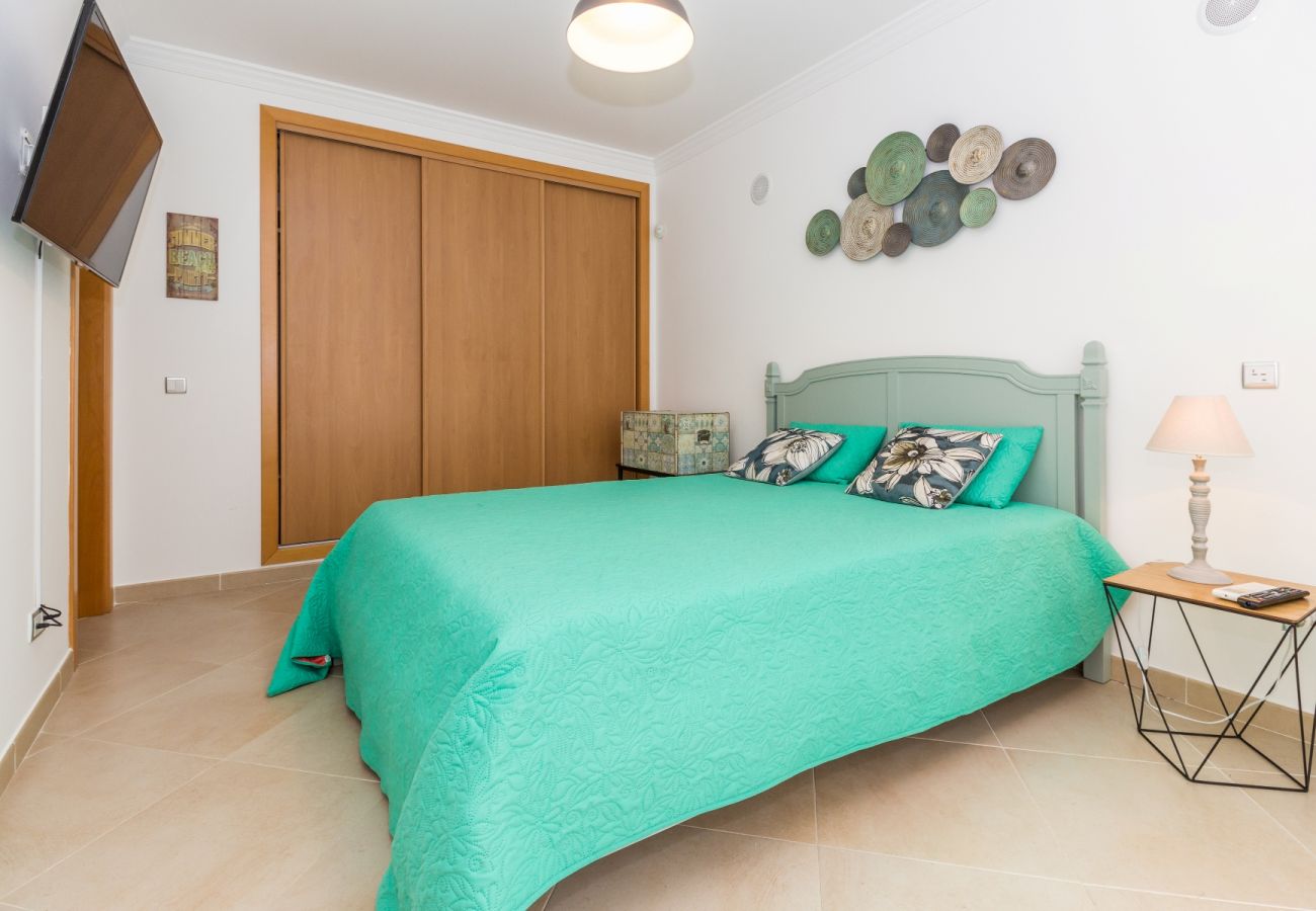 Condomínio em Manta Rota - 14V4