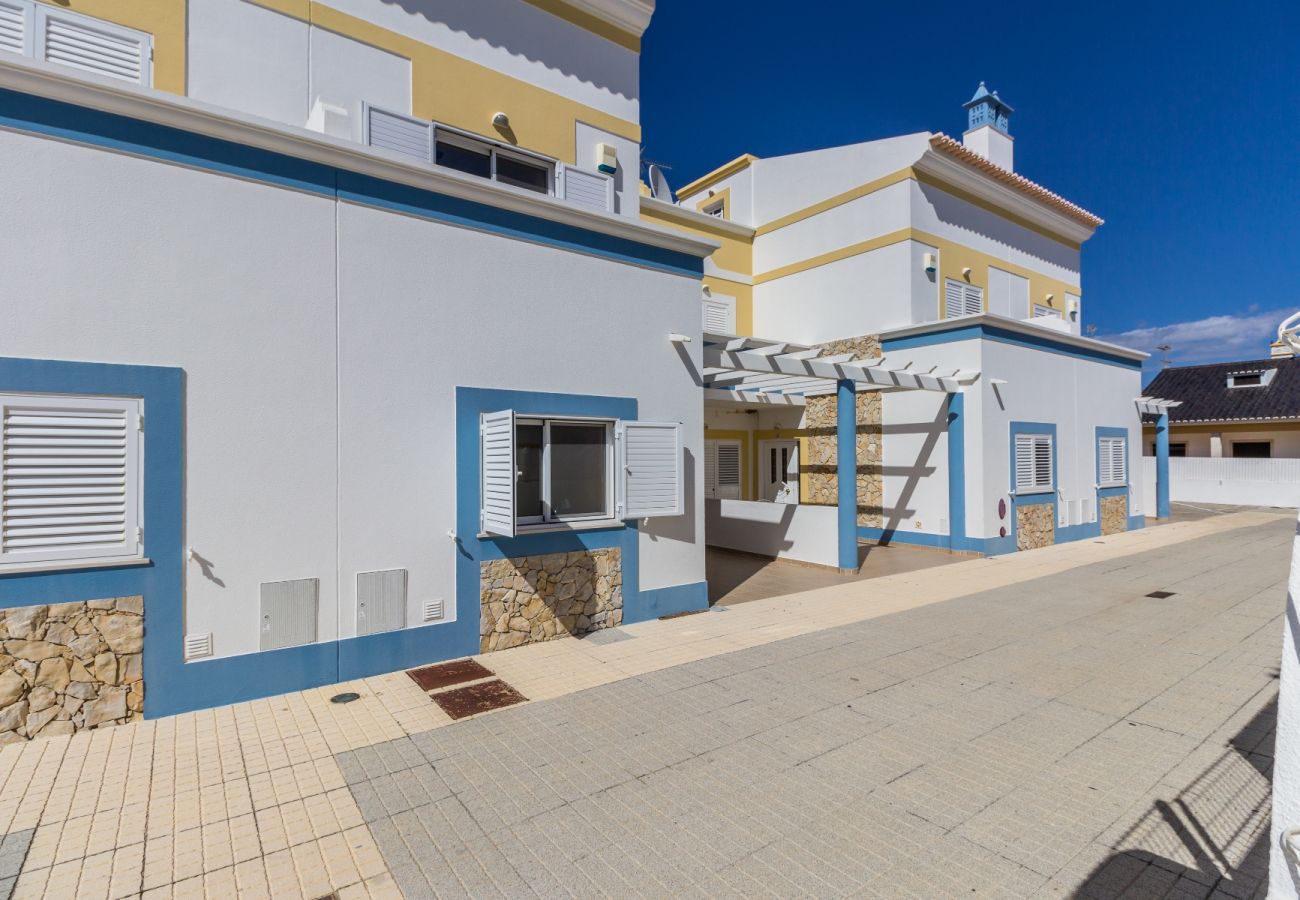 Condomínio em Manta Rota - 14V4