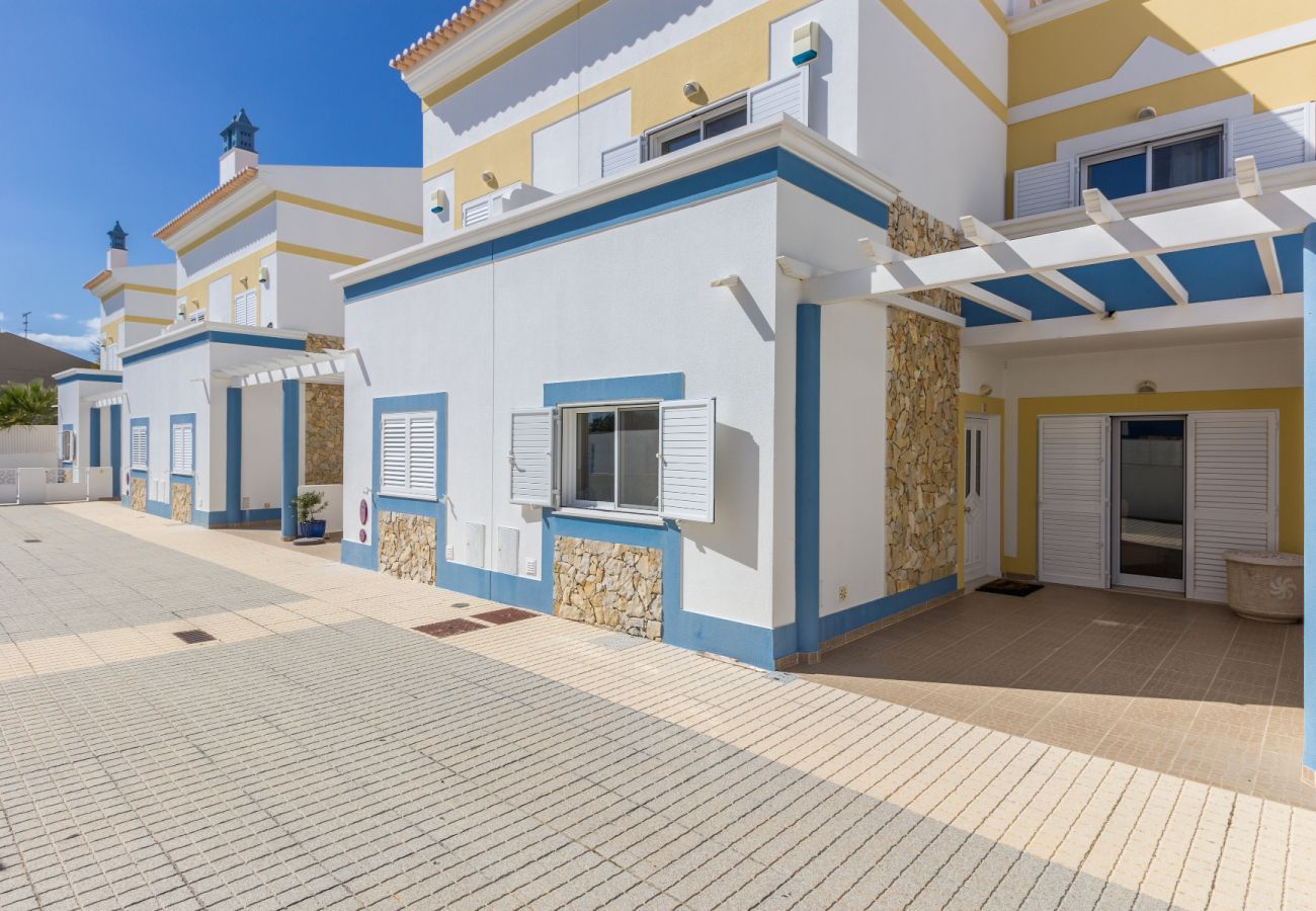 Condomínio em Manta Rota - 14V4