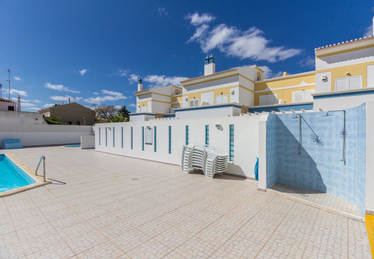 Condomínio em Manta Rota - 14V4