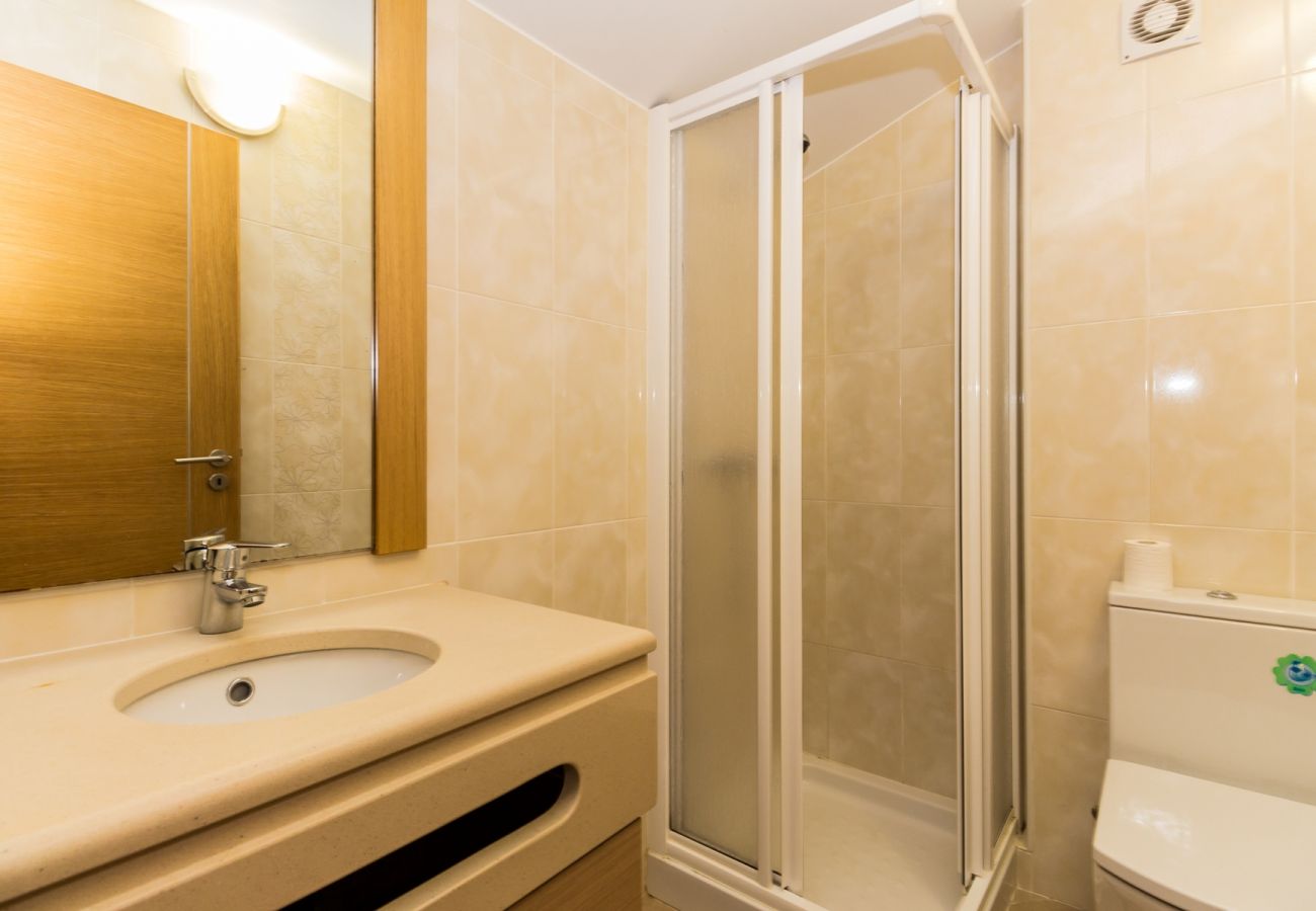 Casa geminada em Manta Rota - Moradia Com 4 quartos e pátio by AlgarveManta (10V4)
