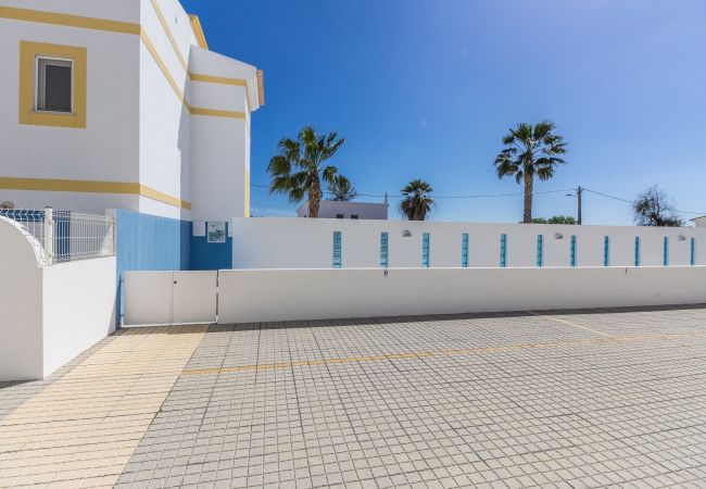 Condomínio em Manta Rota - Moradia de 4 quartos em condomínio com piscina by AlgarveManta (16V4) Condomínio em Manta Rota - Moradia de 4 quartos em condomínio com piscina by AlgarveManta (16V4)