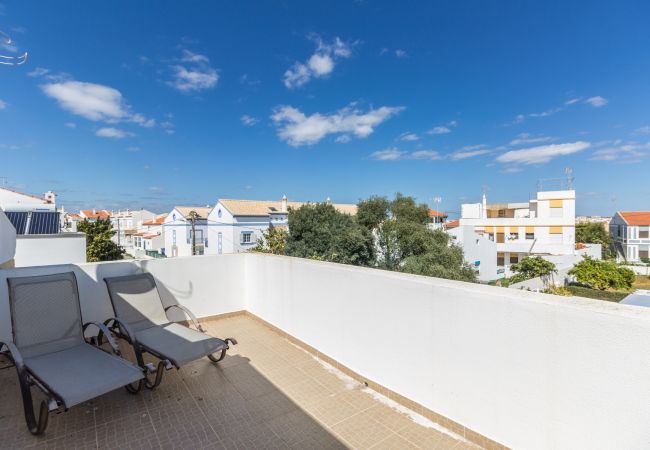 Condomínio em Manta Rota - Moradia de 4 quartos em condomínio com piscina by AlgarveManta (16V4) Condomínio em Manta Rota - Moradia de 4 quartos em condomínio com piscina by AlgarveManta (16V4)